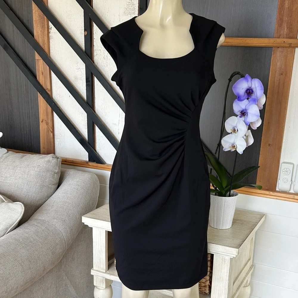 Elegant business casual women’s Black Dress size 8 - Picture 1 of 9